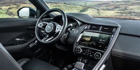 Jaguar E-PACE Interior & Infotainment | carwow