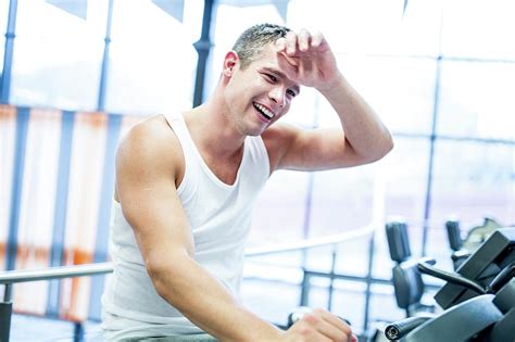 Man Sweating In Gym Photograph by Science Photo Library