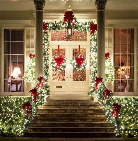 20+ Best Christmas Door and Window Lighting Decorating Ideas 2023 ...