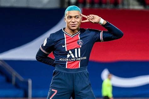 Football Superstar Mbappé Flaunts Ultra Rare Nike Sneakers With ...