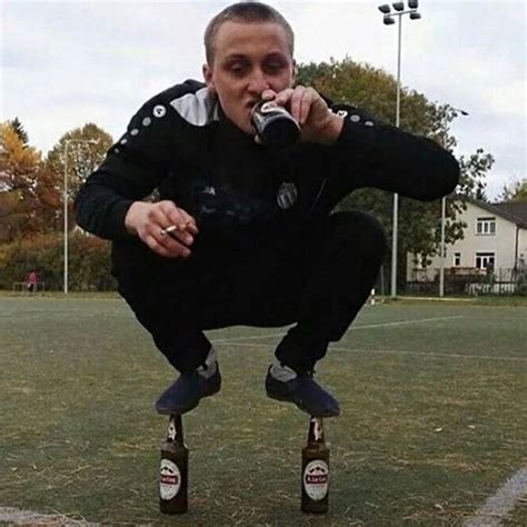 Best Slav squat I've seen | Деревенские парни, Пляжный принт, Мемы