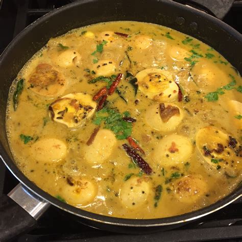 Kerala-Style Mutta (Egg) Curry - The Familiar Kitchen