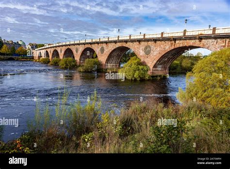 Bridge over river tay hi-res stock photography and images - Alamy