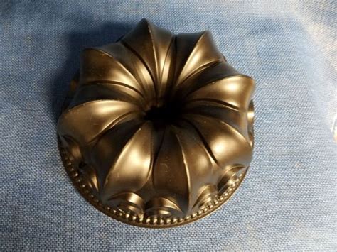 Discontinued Nordic Ware Bundt Cake Pans | Nordicware Tube Bundt ...