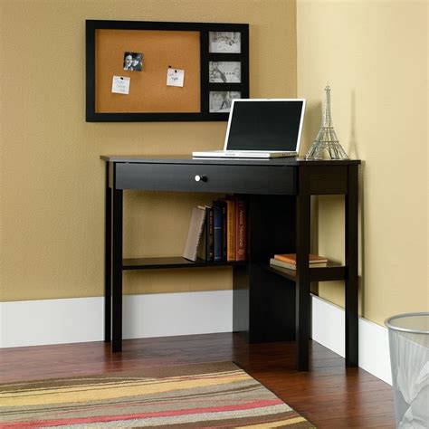 How to Choose a Computer Desk for Small Spaces?