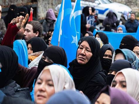 Uyghur activists protest outside Chinese Consulate in Istanbul ...