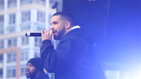 DRAKE PERFORMS LIVE IN TORONTO - YouTube