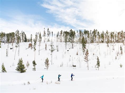 Nordic Skiing & Snowshoeing | Visit Pinedale, WY