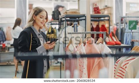 569.382 Person Shopping Clothes Images, Stock Photos & Vectors ...