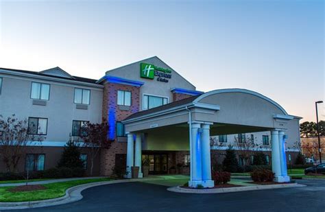 HOLIDAY INN EXPRESS HOTEL & SUITES KINSTON $87 ($̶1̶1̶9̶) - Updated ...