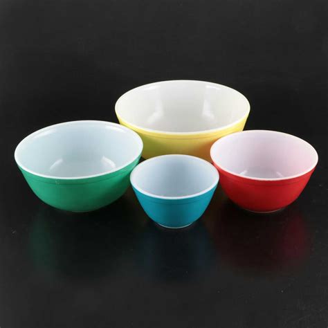 Pyrex "Primary Colors" Glass Mixing Bowls, Mid-20th Century | EBTH