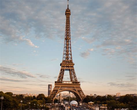 The 9 Best Eiffel Tower Photo Spots To View The Eiffel Tower - Dana Berez