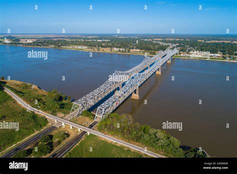 Natchez-Vidalia Bridge at Natchez on the Natchez Trace Parkway ...