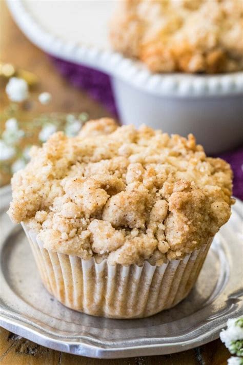 How to Make Streusel (Crumb Topping) - Sugar Spun Run