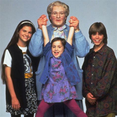 Watch Robin Williams in Dramatic Deleted Mrs. Doubtfire Scenes - E! Online