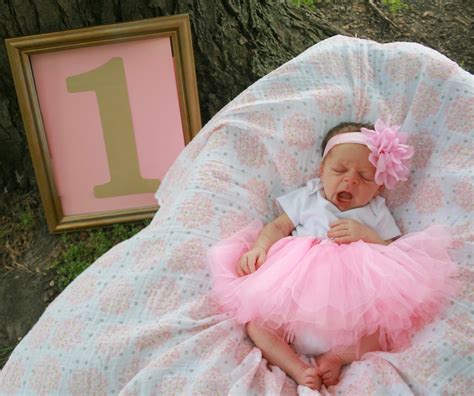 Amy's Creative Pursuits: One Month Old Baby Photo Shoot