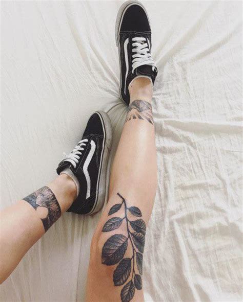 i can’t figure out what plant this tattoo is😢 : r/PlantIdentification