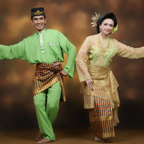 Baju Adat Melayu - Budayanesia