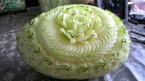 melon carving Fruit Carvings, Honeydew, Fruits And Vegetables, Melon ...