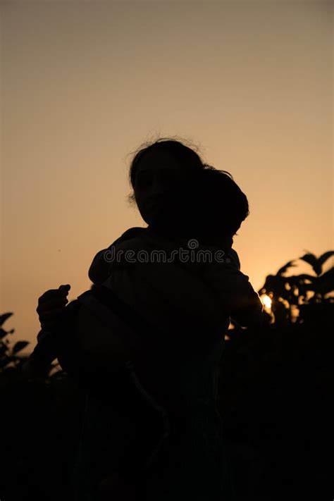 391 Mother Daughter Hug Silhouette Photos - Free & Royalty-Free Stock ...