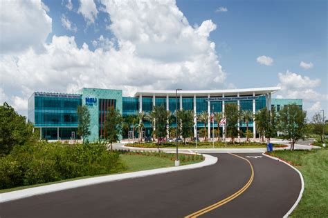 NSU opens Tampa Bay campus built with mega donation from Indian ...