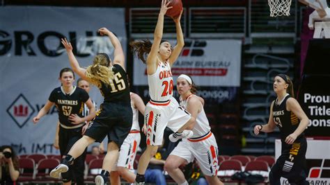 Thursday updates from the Iowa girls basketball tournament