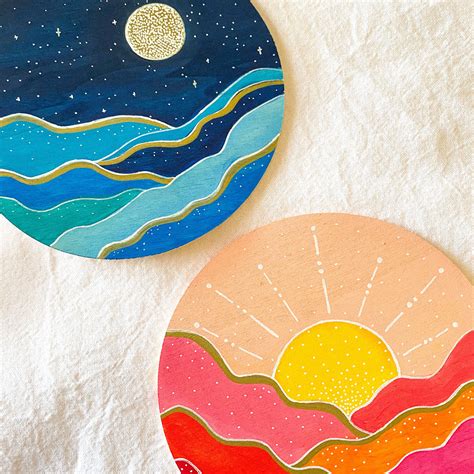 The sun and the moon ☀️ 🌙 | Circle canvas, Small canvas art, Diy canvas art