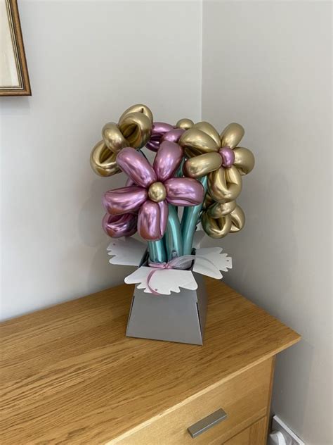 Balloon flower bouquet - The Little Balloon Company