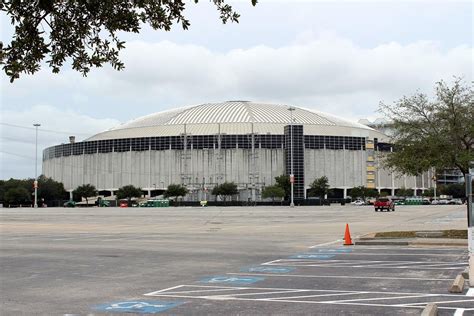 Take a Glimpse At The Eerie Interior of Houston's Astrodome | Kinder ...