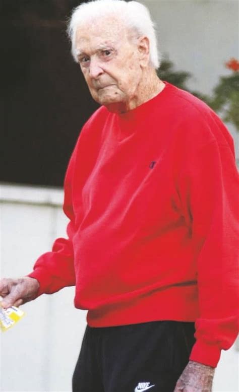 BOB BARKER, 97,FRAIL & FADING! - Read this story on Magzter.com