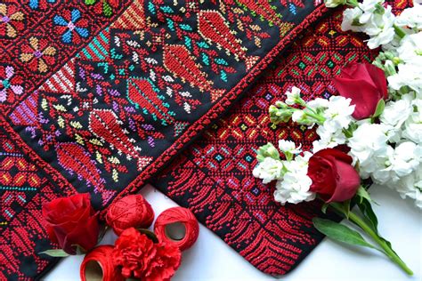 Palestinian Embroidery: UNESCO Safeguards the Palestinian Identity ...