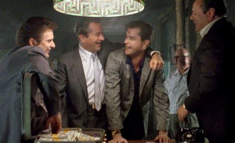 Classic Movie Review: 'Goodfellas' (1990) - mxdwn Movies