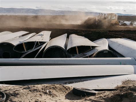 Bloomberg: Wind Turbine Blades Can’t Be Recycled, So They’re Piling Up ...