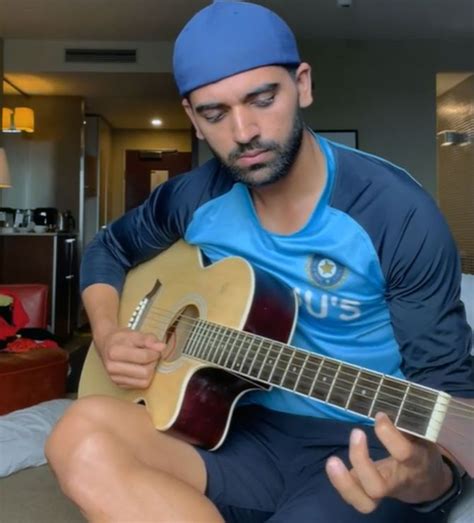 Deepak Chahar plays DDLJ song on guitar - Rediff Cricket