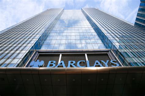 Barclays Moves Traders to London Canary Wharf Headquarters in Office ...