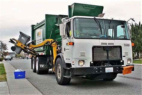 Video of the Day: Oddly fascinating compilation of trash-truck action