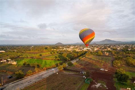 Hot Air Balloon Ride Over Mexican Town Teotihuacan | Smooth Trips Travel