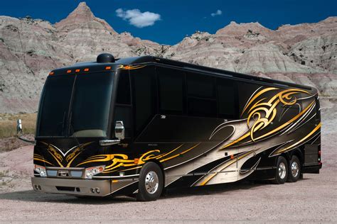 Liberty-Coach-800-Exterior-Overview - Custom Luxury Motorcoach