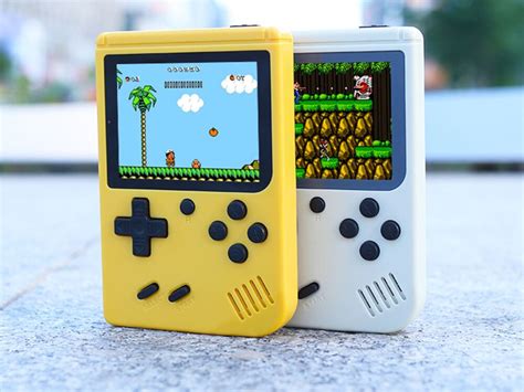 Handheld Retro Game Console with 400 Classical FC Games | Makerfabs