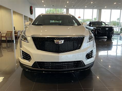 2021 Cadillac XT5 Sport With Black Wheels: Live Photo Gallery