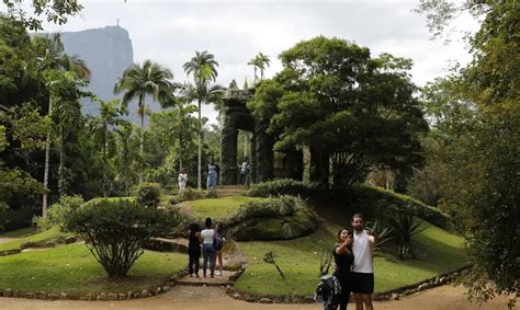 Jardim Botânico do Rio completa 214 anos tentando recuperar público ...