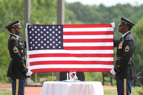 DVIDS - Images - HRC Honor Guard Flag Folding Ceremony [Image 3 of 8]