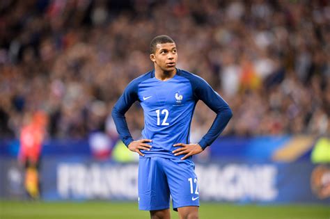 Pour sa (vraie) première, Mbappé n’a pas tout éclaté - Equipe de France ...