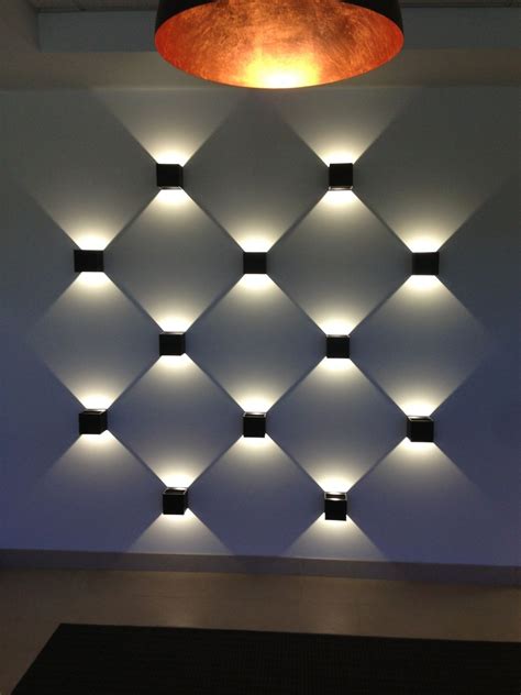 luce design | Paredes iluminadas, Iluminación de pared, Decoración de unas