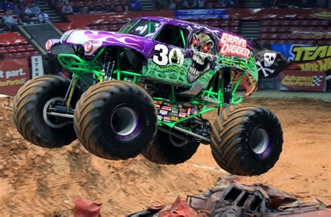 THE AWESOME " GRAVE DIGGER " | Monster trucks, Monster jam, Monster