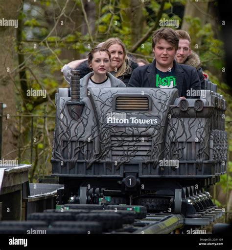 Thirteen laughing -Fotos und -Bildmaterial in hoher Auflösung – Alamy