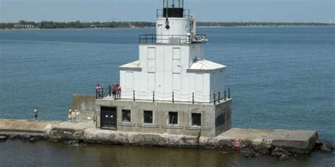 Manitowoc Breakwater Lighthouse | Travel Wisconsin | Lighthouse ...