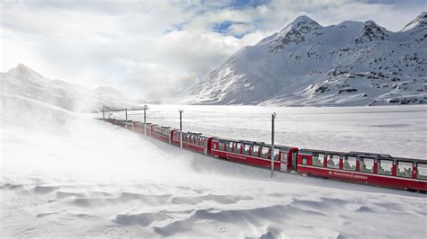 Deze unieke treinrit combineert de mooiste panoramalijnen en ...