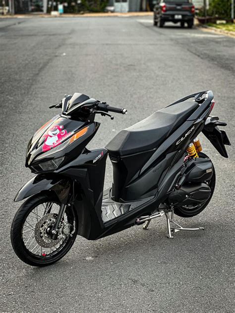 Modifikasi Motor Honda Vario 125, Tema Hitam Plus Pelek Jari-Jari Jadi ...