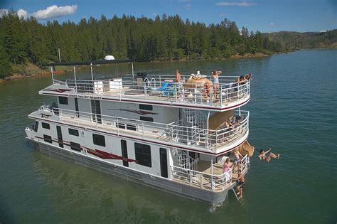 The Majestic Titan Rental Houseboat on Shasta Lake | House boat ...